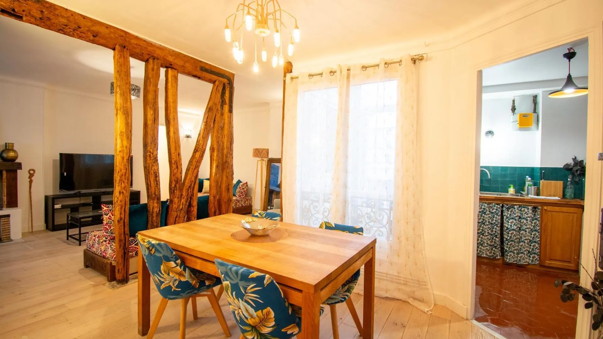 Wonderful Typical Flat 3 Bedrooms / 6 Pax Apartmán