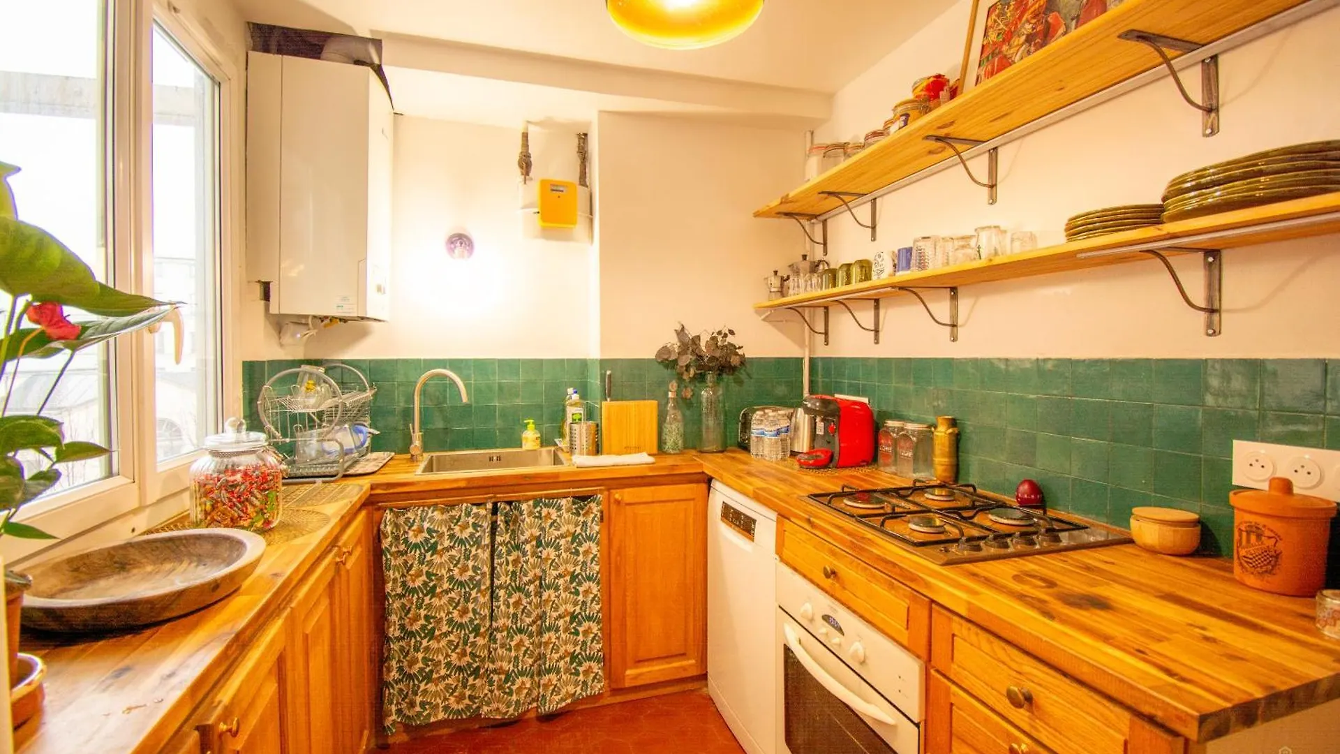 Wonderful Typical Flat 3 Bedrooms / 6 Pax Apartmán *