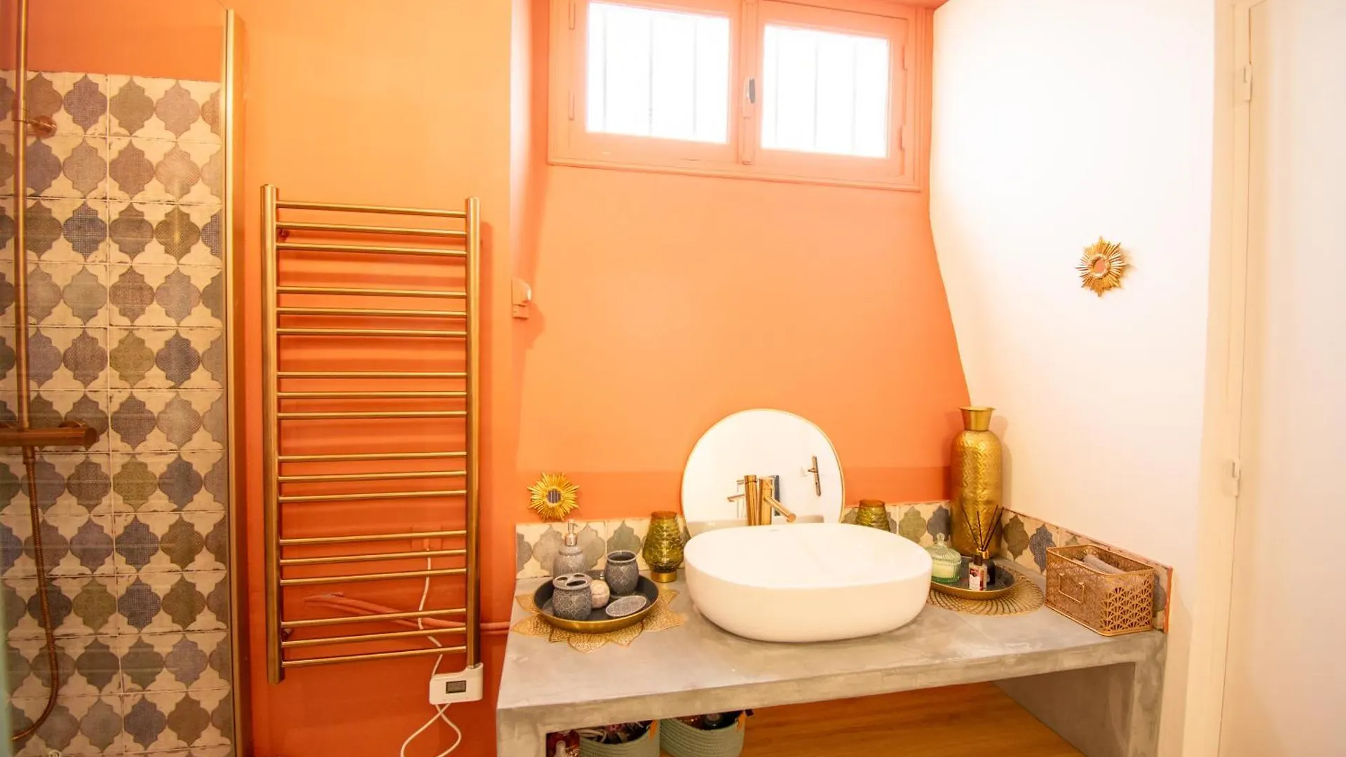 Wonderful Typical Flat 3 Bedrooms / 6 Pax Apartment *
